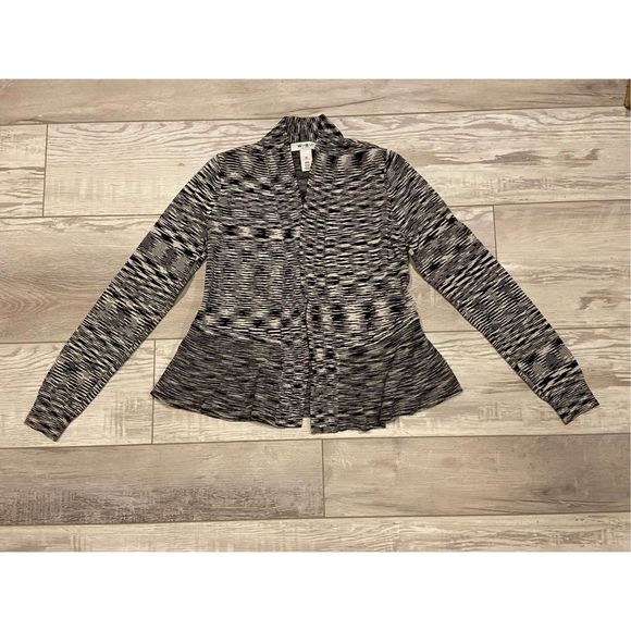 White House Black Market Sweaters - WHBM ladies cardigan sweater shirt size XS￼